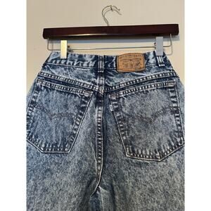 Vintage 1980’s white tab acid wash Levi’s, juniors size 13